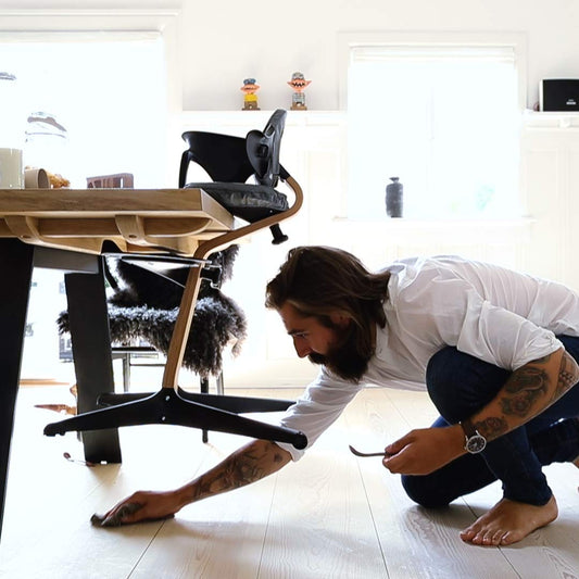 NOMI Highchair - Black / White Oak