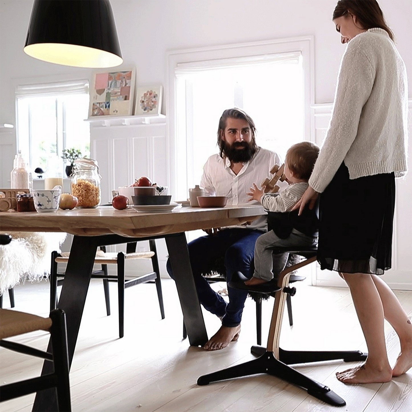 NOMI High Chair - Walnut / Coffee