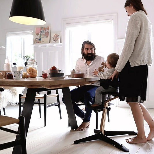 NOMI High Chair - Walnut / Coffee